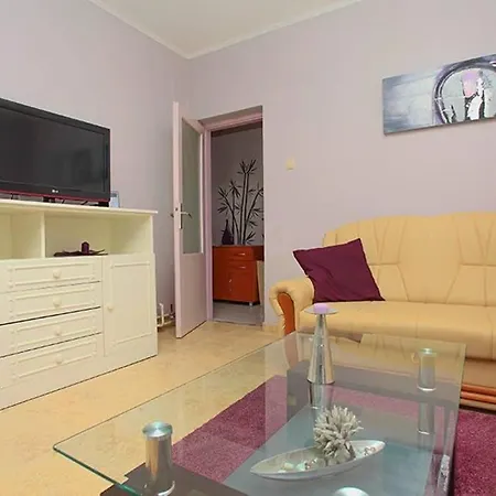 Appartement Holiday With Pool Rozita *